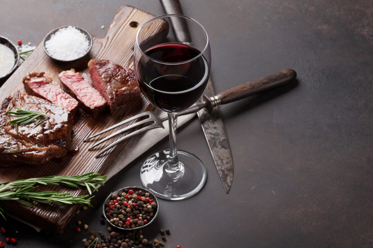 The Art of Pairing Food and Wine: A Guide to Elevating Your Catering Experience